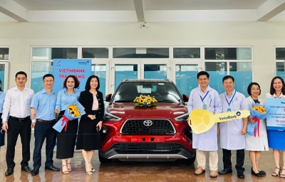 VietinBank trao tặng xe ô tô phục vụ công tác khám, chữa bệnh cho Bệnh viện Sản – Nhi tỉnh Quảng Ngãi